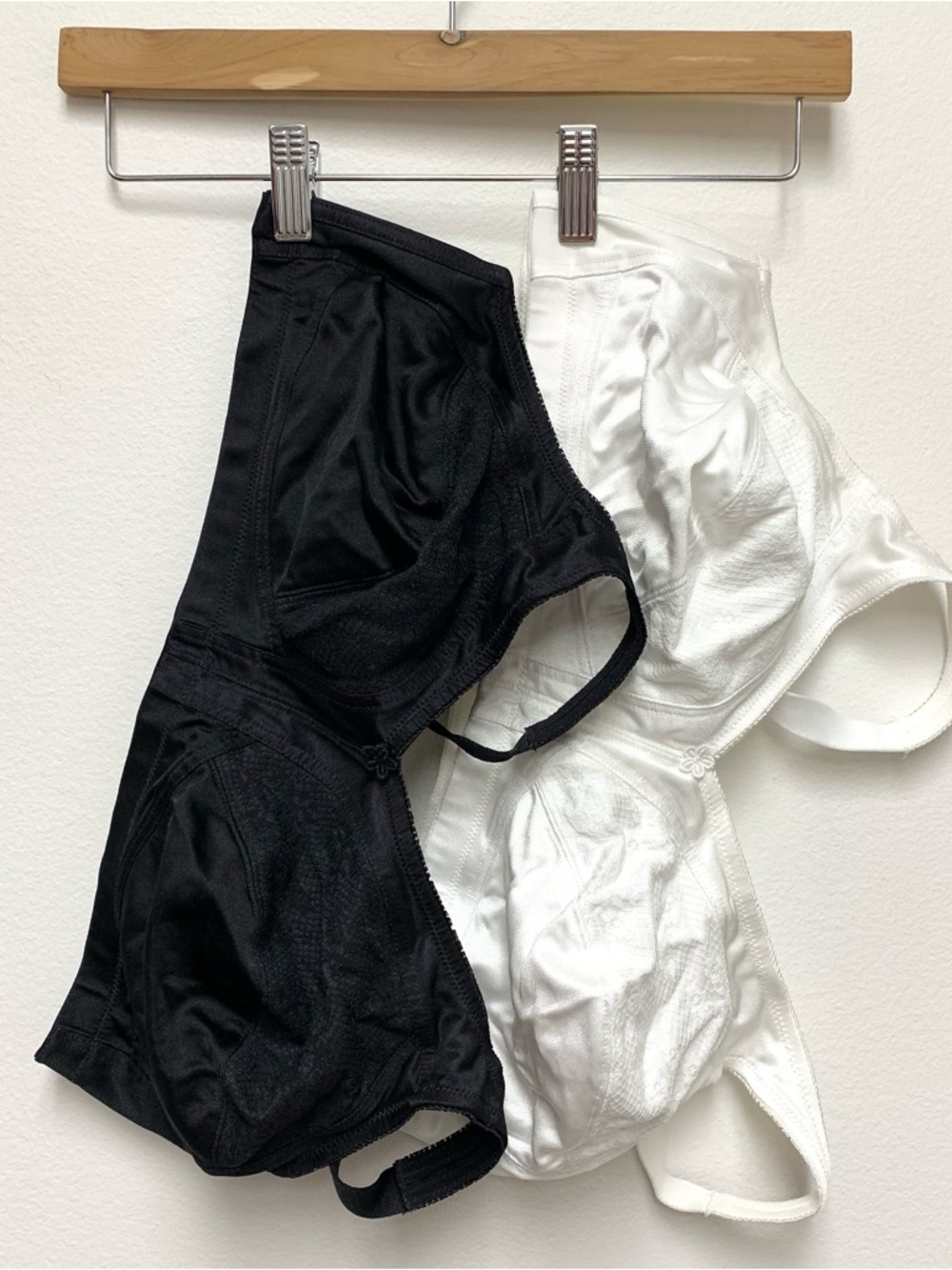Underscore Wirefree Unlined Full Coverage Bra 42C‎ Lot of 2 Black White Soft Cup